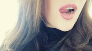 Mlle L - Dominatrice professionnelle en ligne spécialisée en FemDom et FinDom