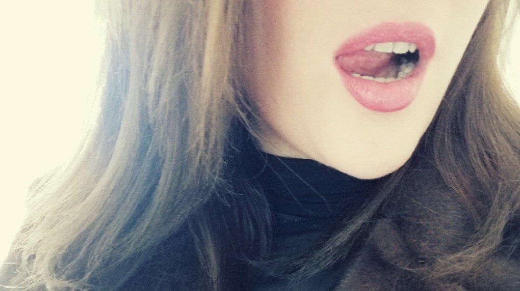 Mlle L - Dominatrice professionnelle en ligne spécialisée en FemDom et FinDom